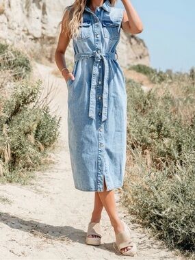 Sleeveless Blue Denim Button-Front Dress with Waist Tie